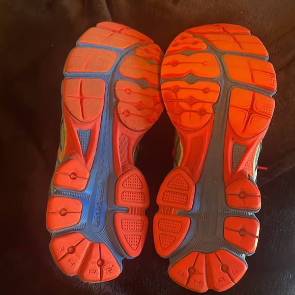 ASICS - Picture 5 of 6